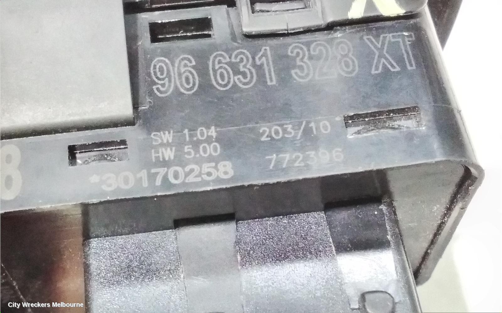 PEUGEOT 308 PWR DR WIND SWITCH, RH FRONT (MASTER SWITCH), 3 ARROWS MIRROR SWITCH, W/ FOLDING MIRROR), T7, 09/2007 - 09/2014