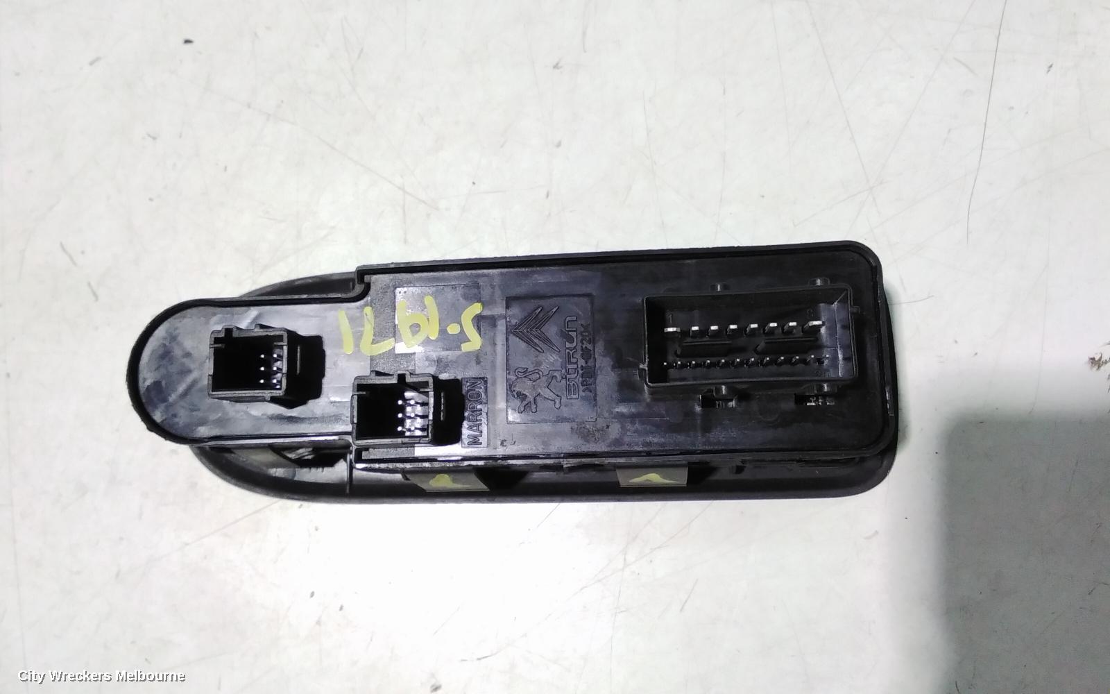 PEUGEOT 308 PWR DR WIND SWITCH, RH FRONT (MASTER SWITCH), 3 ARROWS MIRROR SWITCH, W/ FOLDING MIRROR), T7, 09/2007 - 09/2014