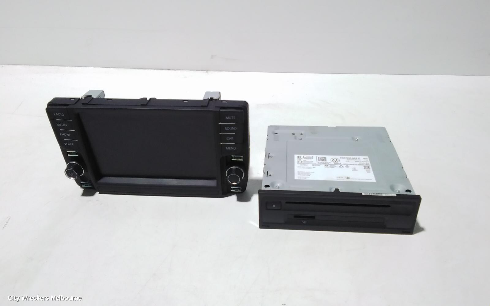 VOLKSWAGEN CRAFTER RADIO/CD/DVD/SAT/TV, DISPLAY UNIT, 8IN, TOUCHSCREEN, SY1, 08/2017 ONWARDS