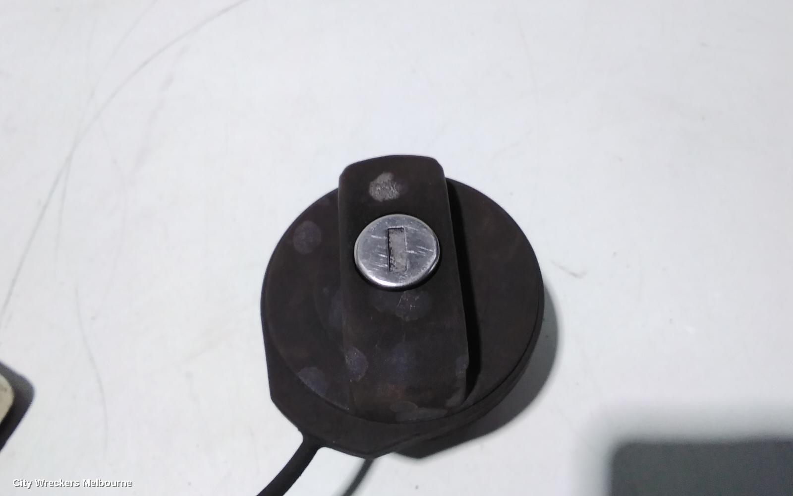 VOLKSWAGEN CADDY IGNITION W/ KEY, 2K, PETROL, MANUAL T/M 08/2010 - 06/2015