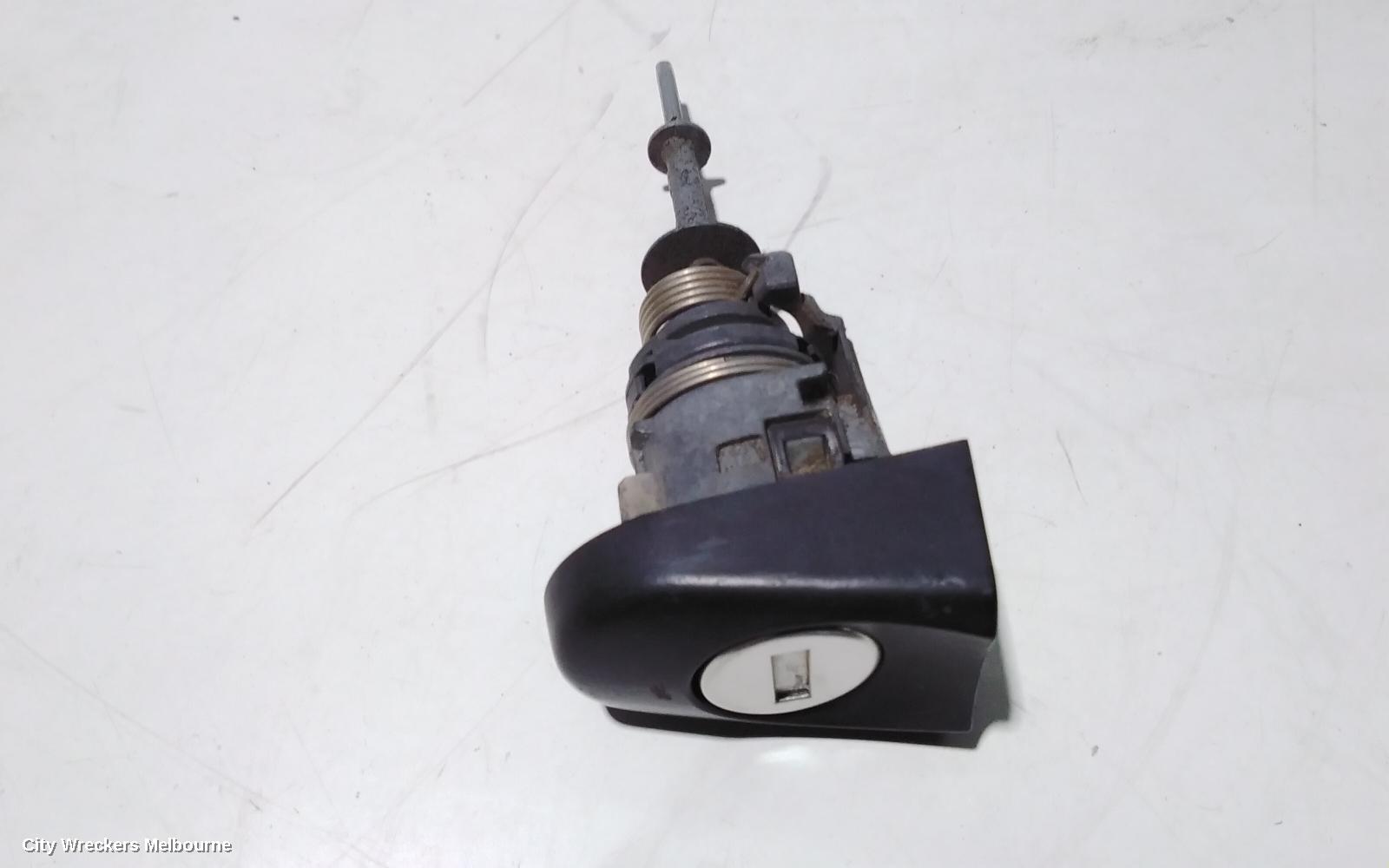 VOLKSWAGEN CADDY IGNITION W/ KEY, 2K, PETROL, MANUAL T/M 08/2010 - 06/2015