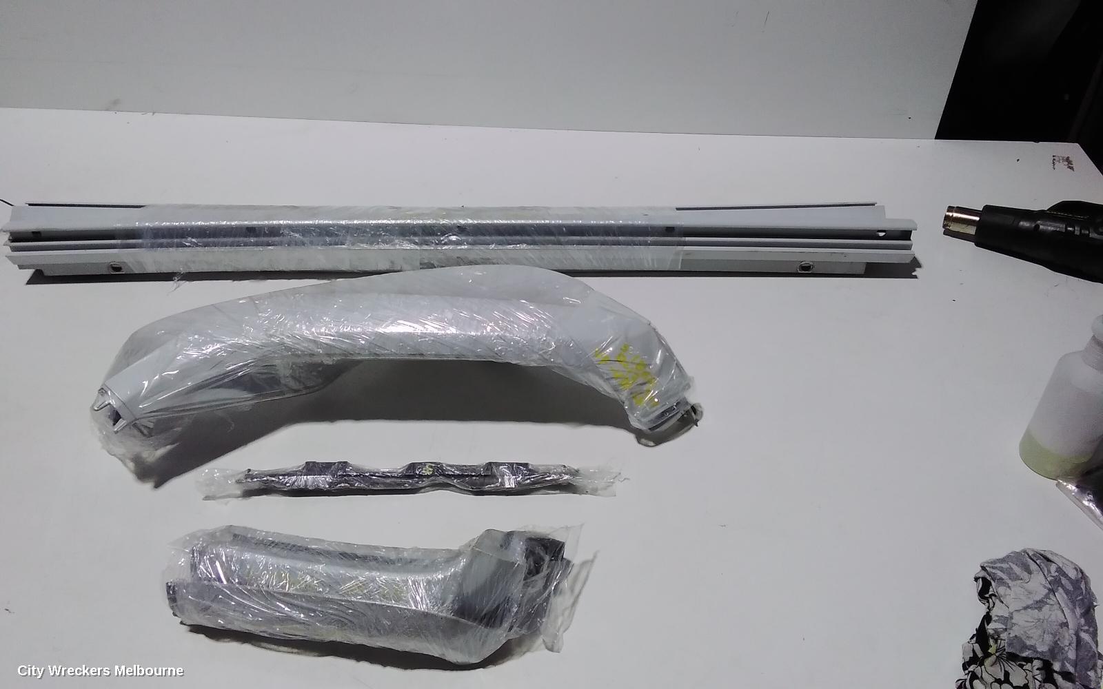 HOLDEN COMMODORE, VF, 05/2013 - 12/2017, TRAY TOP MOULD  REFER TO PHOTOS: 88798