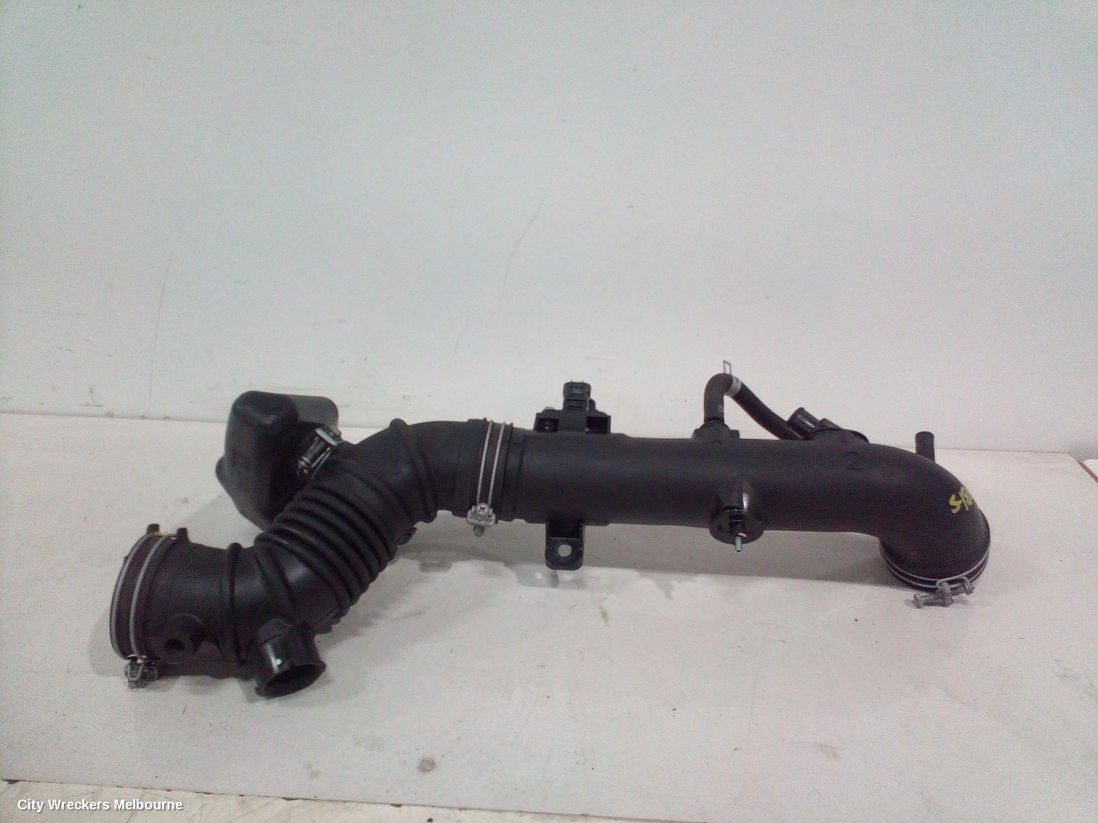 TOYOTA HILUX, 06/2015 - 09/2025, THROTTEL BODY HOSE WITH SENSOR: 88822