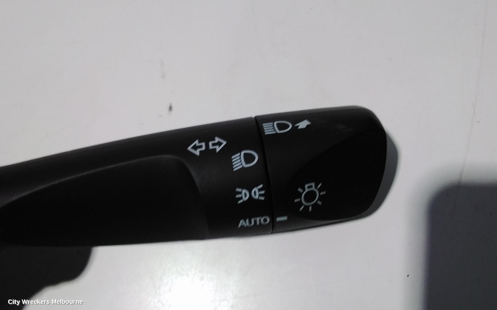 TOYOTA HILUX COMBINATION SWITCH, FLASHER SWITCH, NON FOGLAMP TYPE, 09/2015 ONWARDS