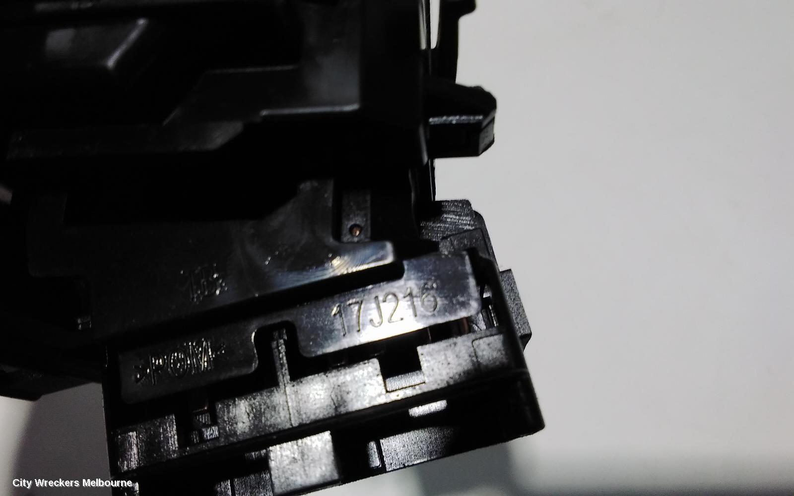 TOYOTA HILUX COMBINATION SWITCH, WIPER SWITCH, NON ADJUSTABLE INTERMITTENT TYPE, 09/2015 ONWARDS