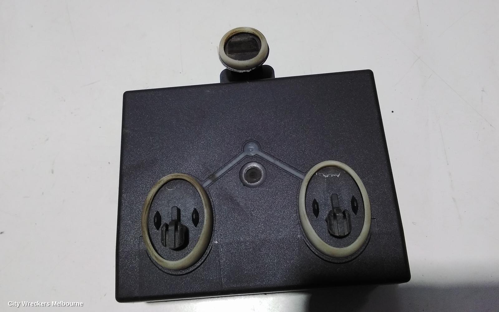 VOLKSWAGEN PASSAT, B8/MK7, 06/2015 - 05/2023, RHR , CODING PASS / CONTROL UNIT ~ 5Q0959595B ~ VIN:WVWZZZ3CZHE030462: 88885