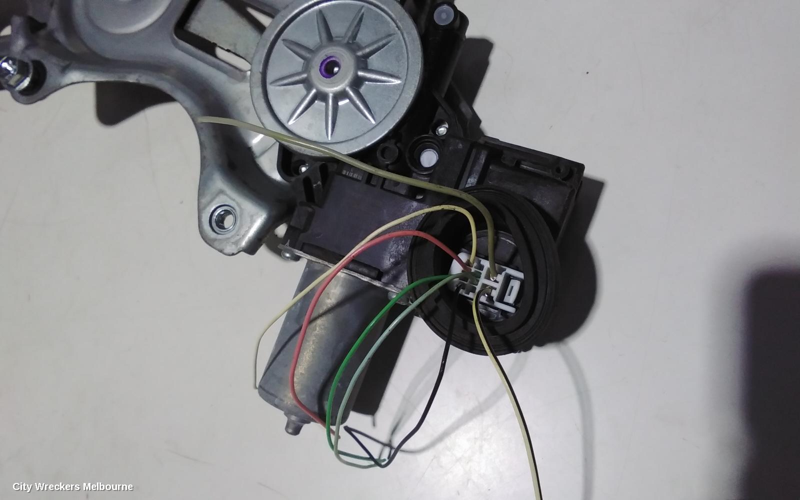 TOYOTA RAV4 RIGHT FRONT WINDOW REG/MOTOR, XA40, 12/2012 - 11/2018