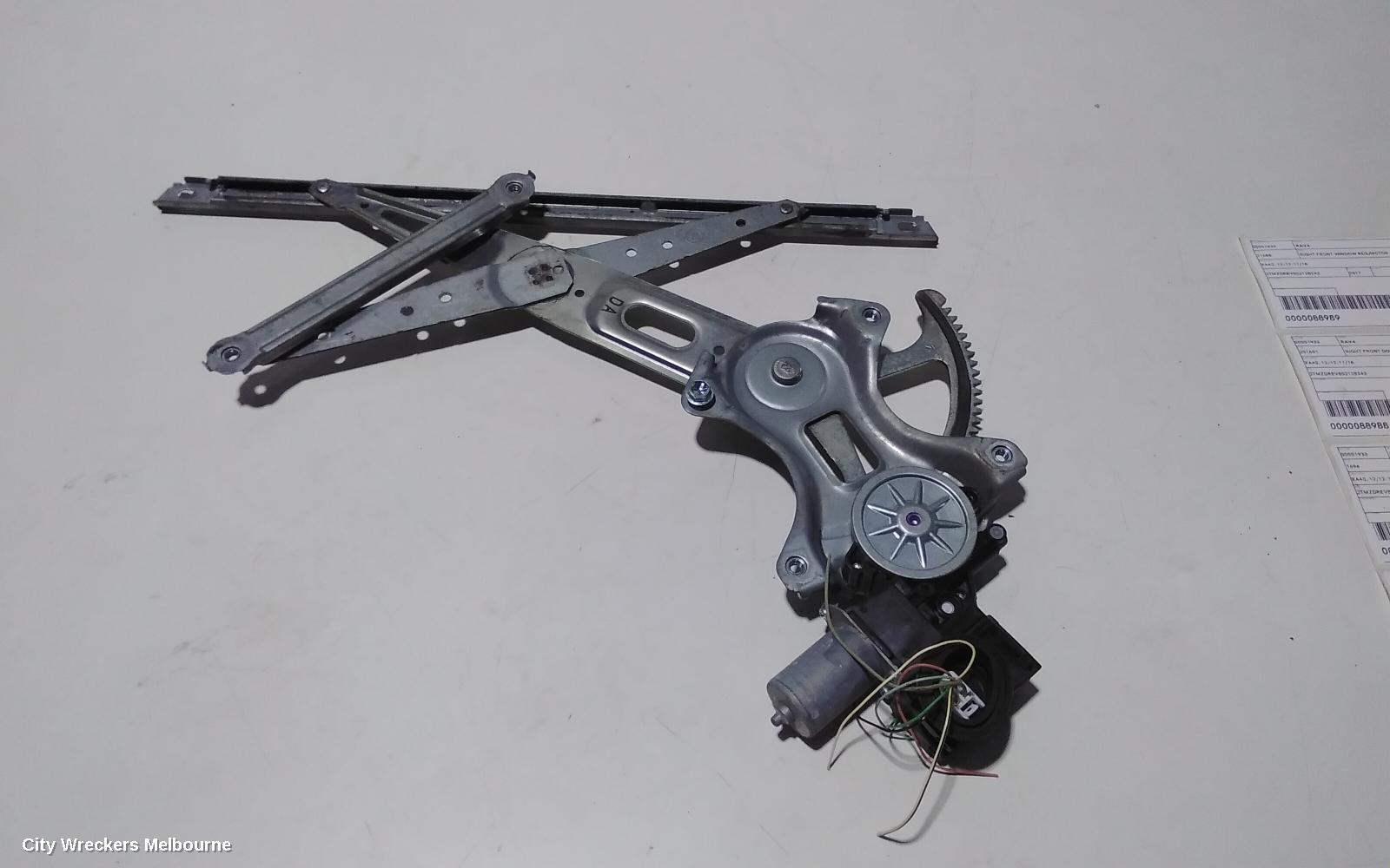 TOYOTA RAV4 RIGHT FRONT WINDOW REG/MOTOR, XA40, 12/2012 - 11/2018