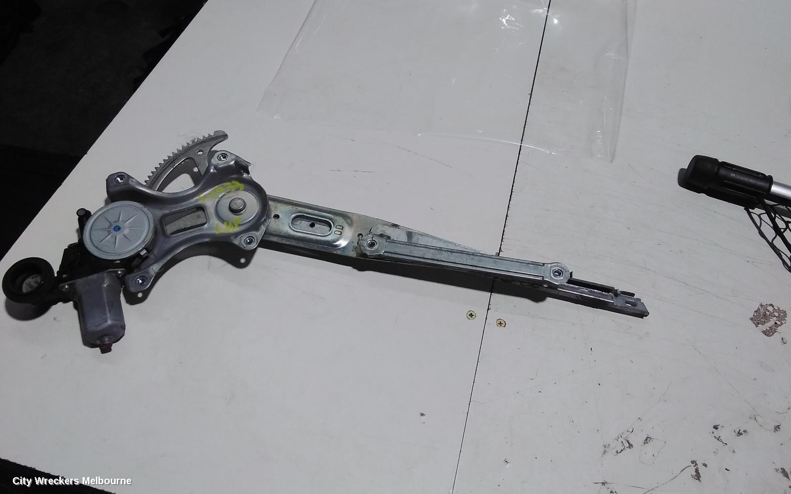 TOYOTA RAV4 LEFT FRONT WINDOW REG/MOTOR, XA40, 12/2012 - 11/2018