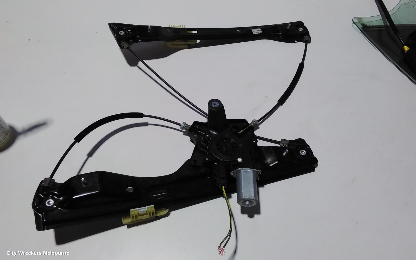 HOLDEN ASTRA LEFT FRONT WINDOW REG/MOTOR, BK-BL, 5DR HATCH/SEDAN, 09/2016 - 12/2020