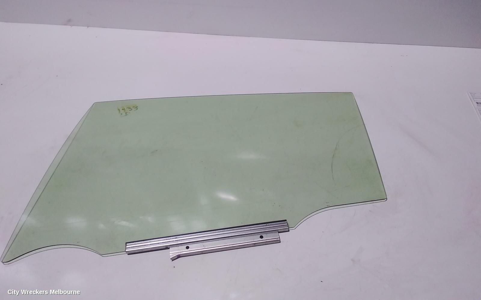 TOYOTA RAV4 LEFT REAR DOOR WINDOW, XA40, GREEN TINT TYPE, 12/2012 - 11/2018