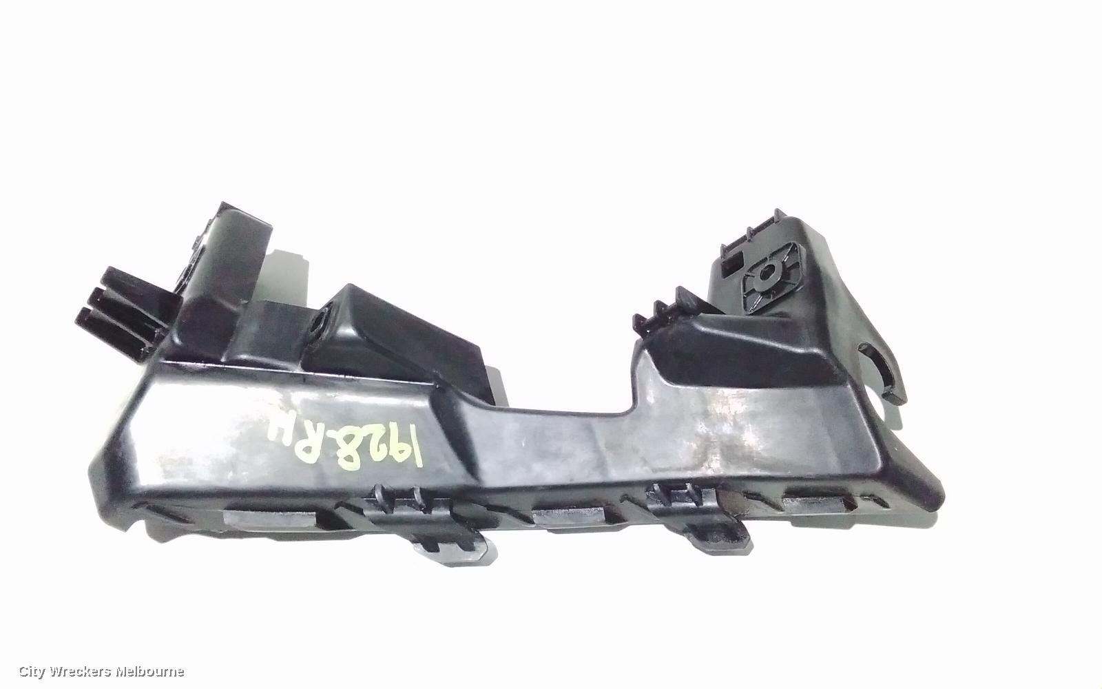 KIA SPORTAGE, QL, 10/2015 - 08/2021, RH HEADLIGHT BRAKET: 89091