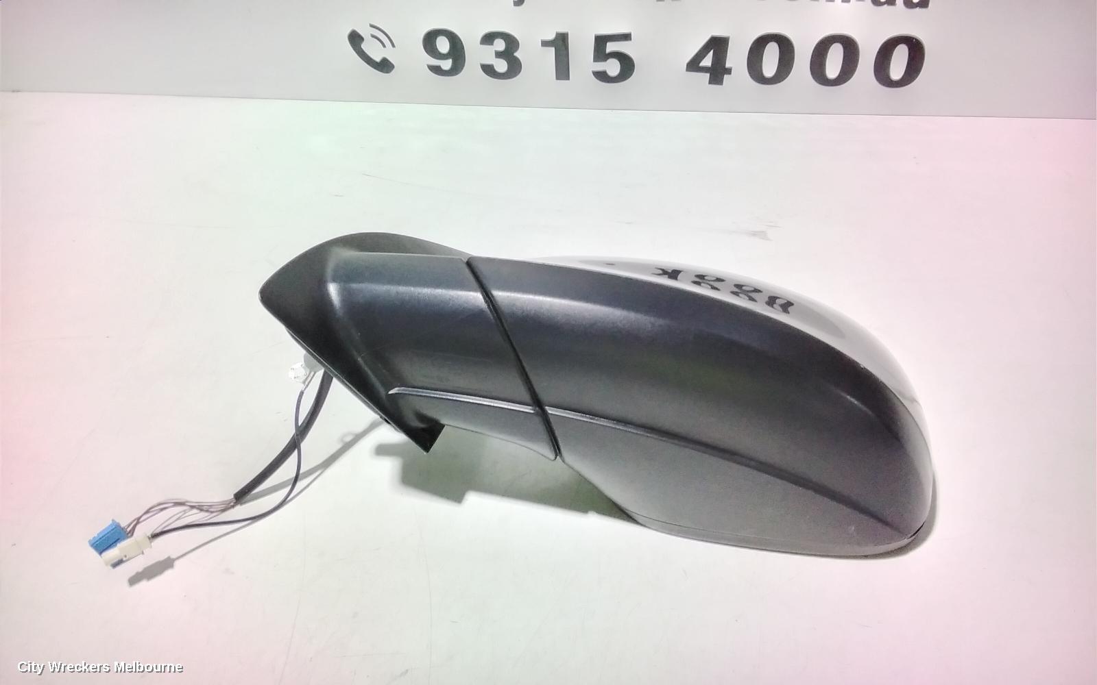 VOLKSWAGEN AMAROK LEFT DOOR MIRROR, 2H, MANUAL FOLD, PARTIAL COLOUR CODED/BLACK, 10 PIN TYPE, 07/2013 ONWARDS
