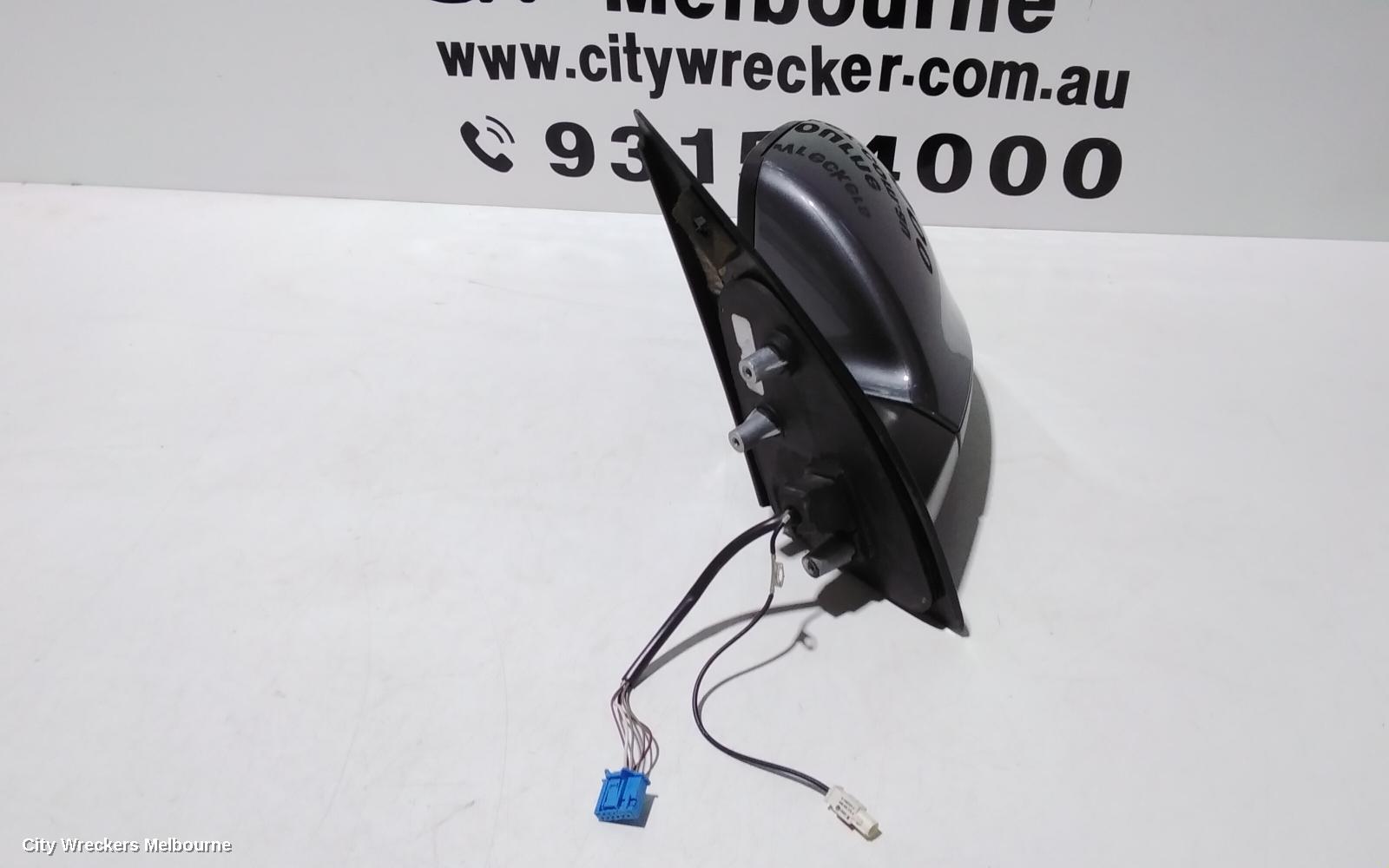 VOLKSWAGEN AMAROK LEFT DOOR MIRROR, 2H, MANUAL FOLD, PARTIAL COLOUR CODED/BLACK, 10 PIN TYPE, 07/2013 ONWARDS