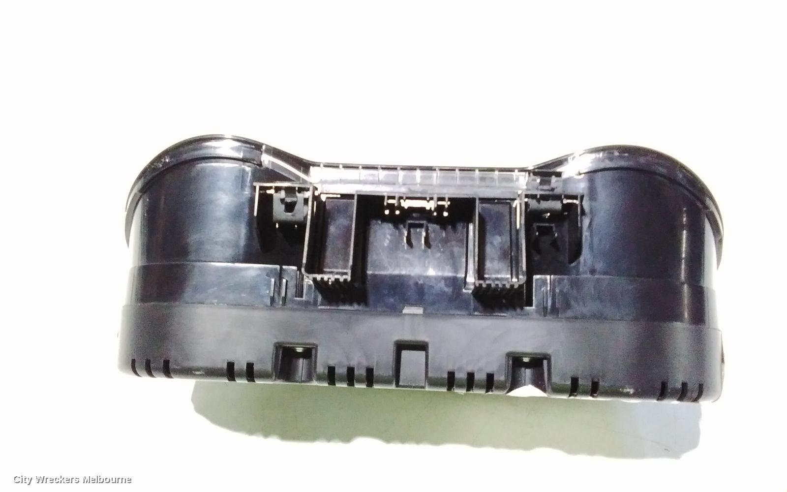 VOLKSWAGEN AMAROK INSTRUMENT CLUSTER, DIESEL, MANUAL T/M, 2H, 12/2010 - 10/2014