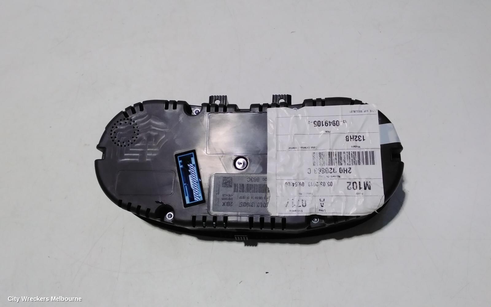 VOLKSWAGEN AMAROK INSTRUMENT CLUSTER, DIESEL, MANUAL T/M, 2H, 12/2010 - 10/2014