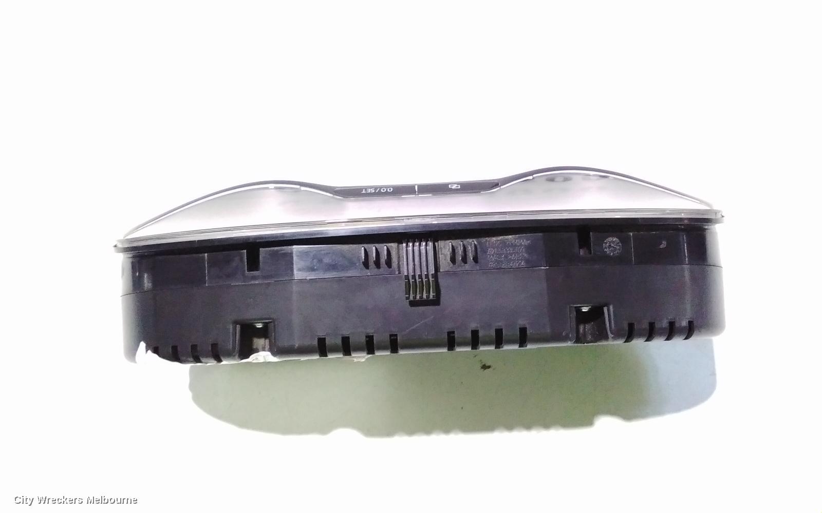 VOLKSWAGEN AMAROK INSTRUMENT CLUSTER, DIESEL, MANUAL T/M, 2H, 12/2010 - 10/2014
