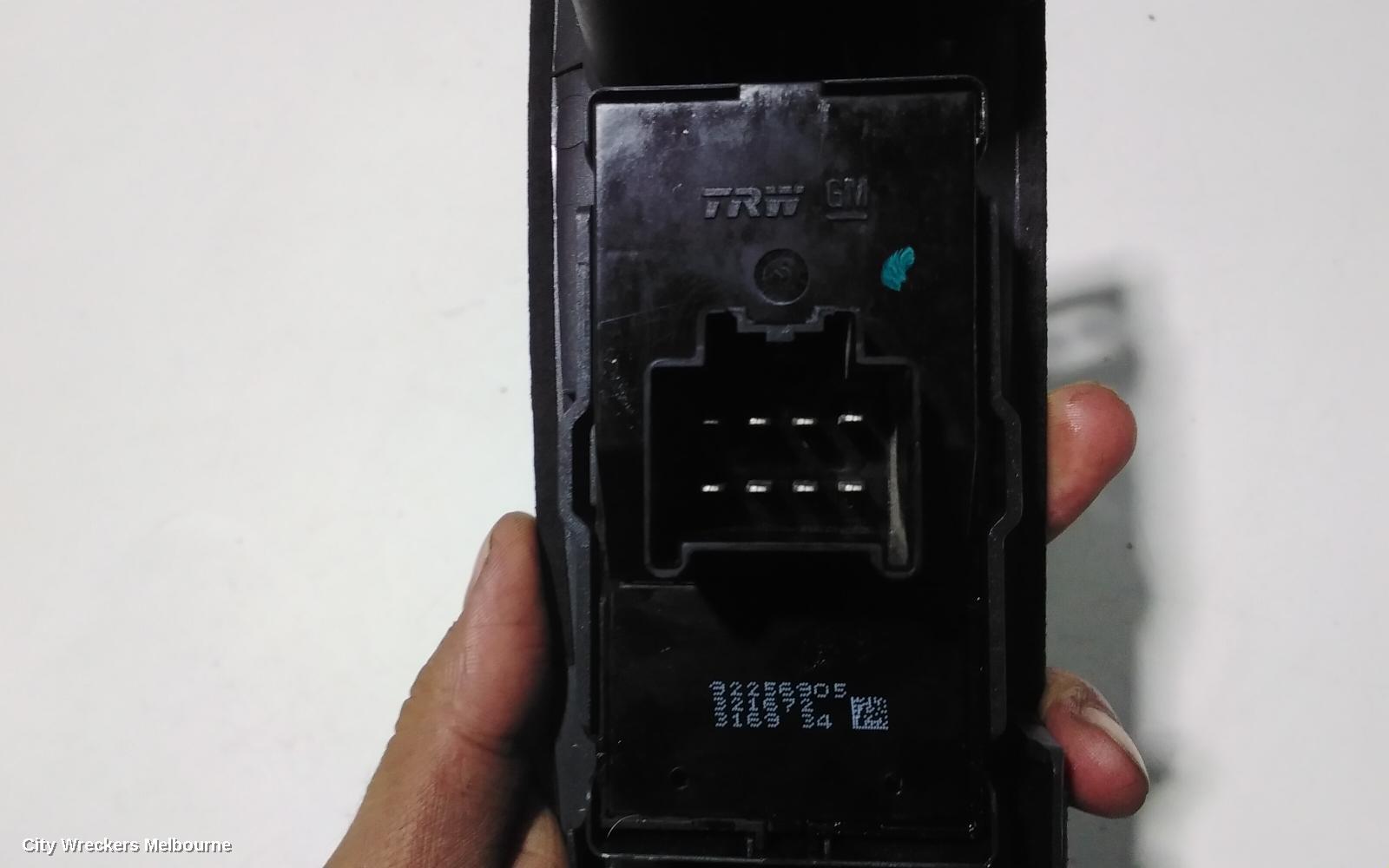 HOLDEN COMMODORE PWR DR WIND SWITCH, FRONT CENTRE MASTERSWITCH, 4 DOOR, BLACK, VE, 08/2006 - 04/2013