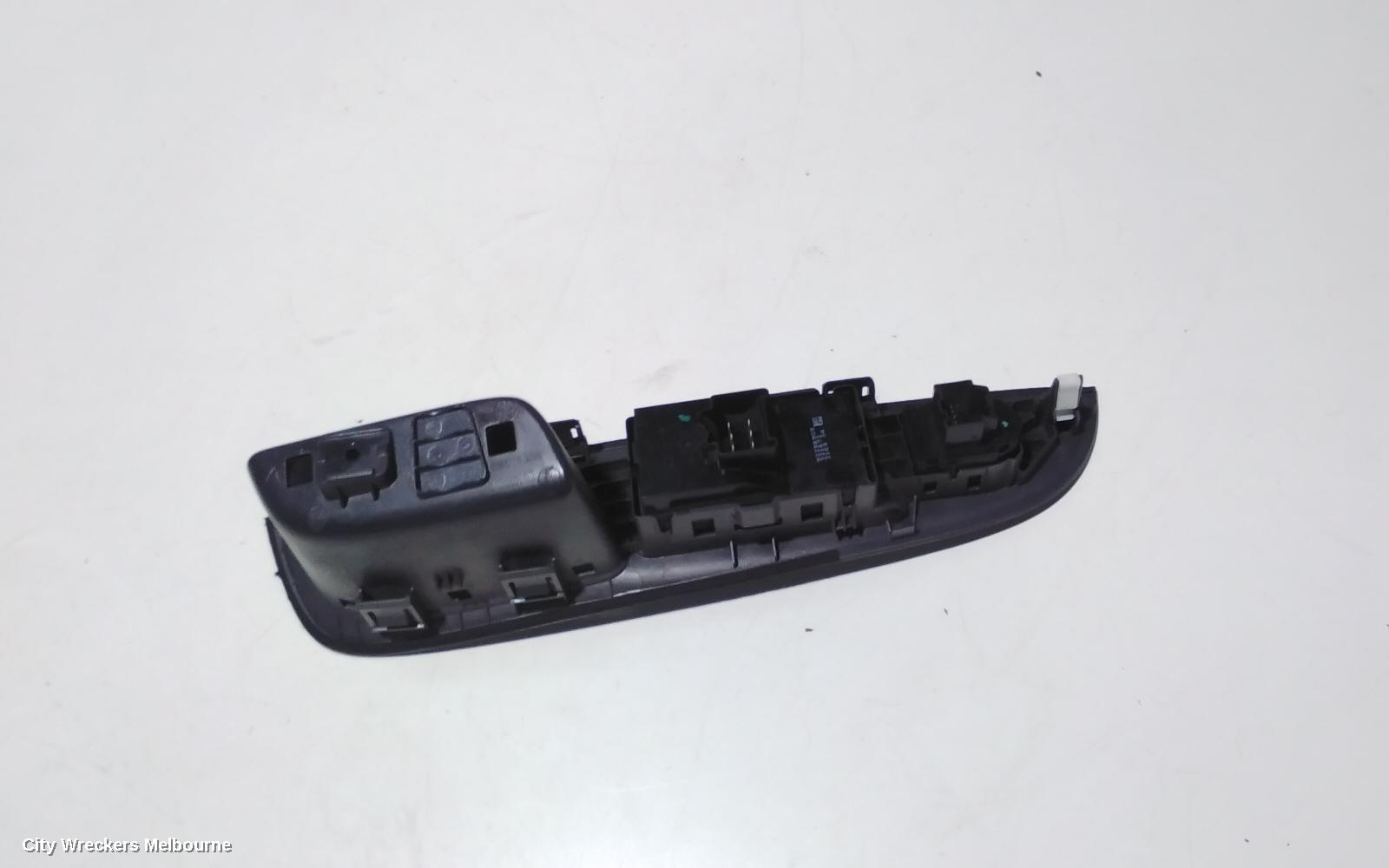HOLDEN COMMODORE PWR DR WIND SWITCH, FRONT CENTRE MASTERSWITCH, 4 DOOR, BLACK, VE, 08/2006 - 04/2013