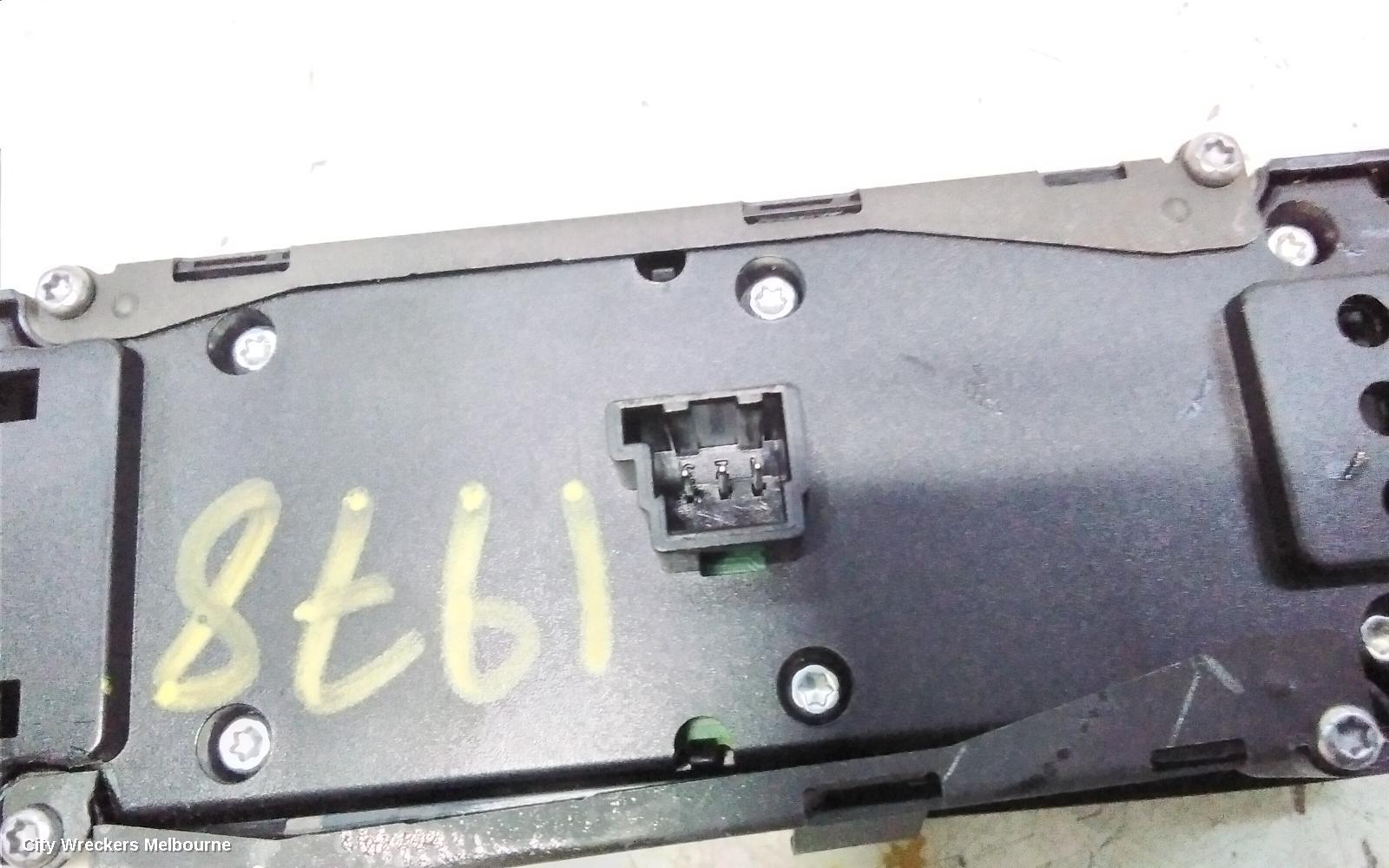 MERCEDES CLA CLASS PWR DR WIND SWITCH, RH FRONT (MASTER SWITCH), C117/X117, 10/2013 - 01/2019
