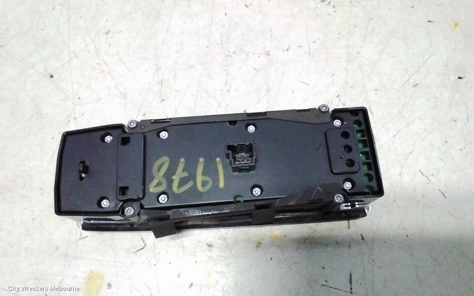 MERCEDES CLA CLASS PWR DR WIND SWITCH, RH FRONT (MASTER SWITCH), C117/X117, 10/2013 - 01/2019