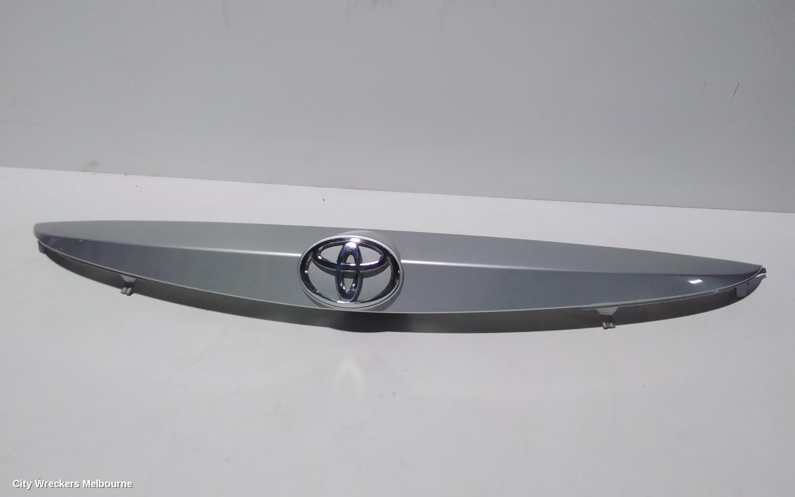 TOYOTA COROLLA REAR GARNISH, TAILGATE GARNISH (CENTRE), ZRE182R, HATCH, 10/2012 - 03/2015