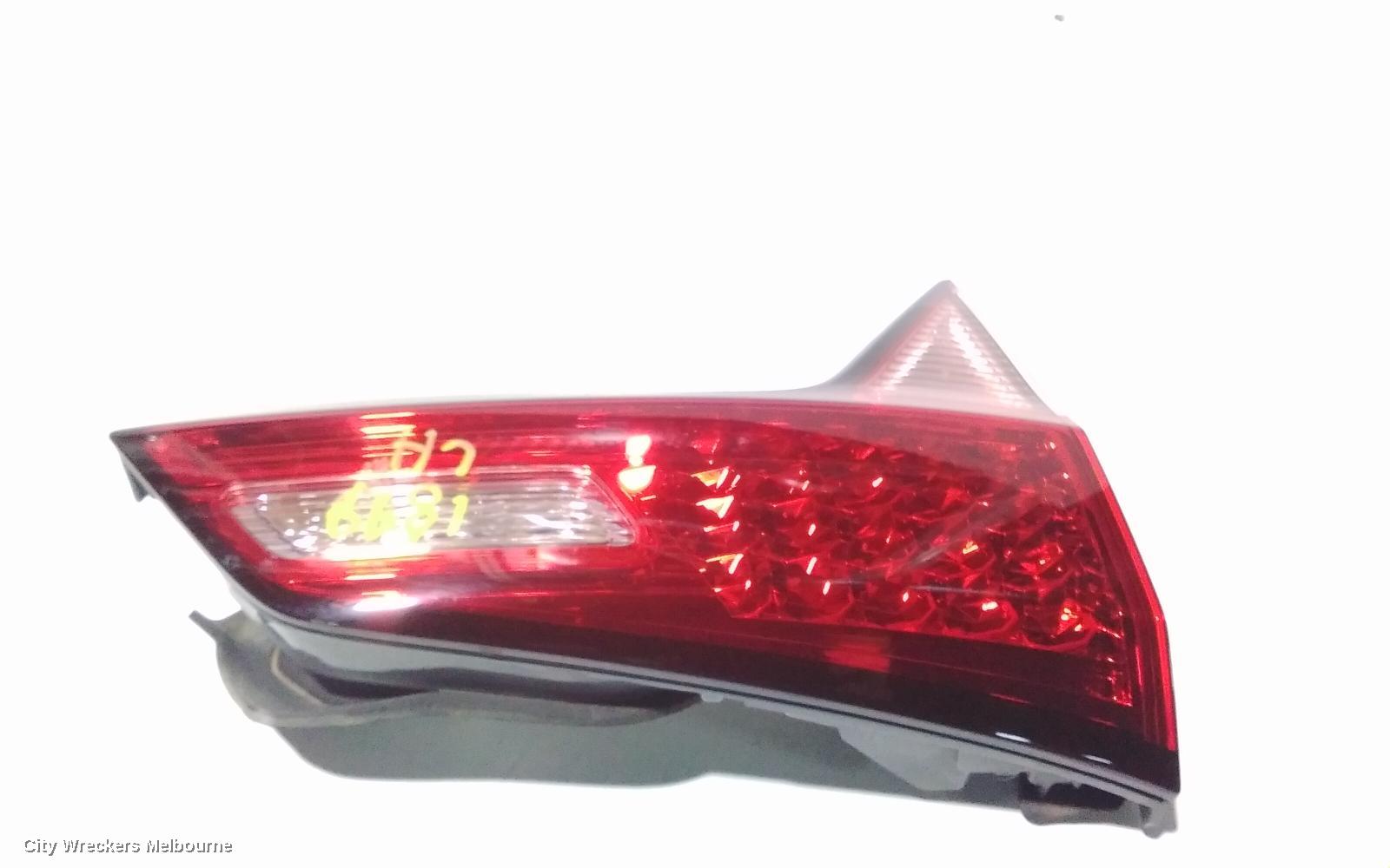 HONDA HRV REAR GARNISH, TAILGATE LAMP (LH SIDE), RU5, VTI, LED, NON OPTICAL GUIDE TYPE, 12/2014 - 06/2018