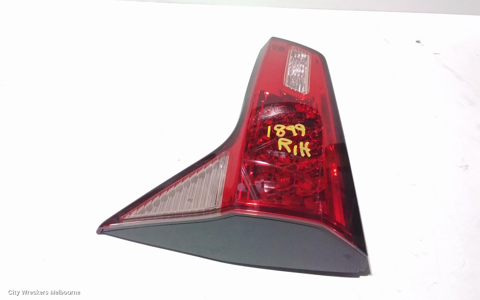 HONDA HRV REAR GARNISH, TAILGATE LAMP (RH SIDE), RU5, VTI, LED, NON OPTICAL GUIDE TYPE, 12/2014 - 06/2018