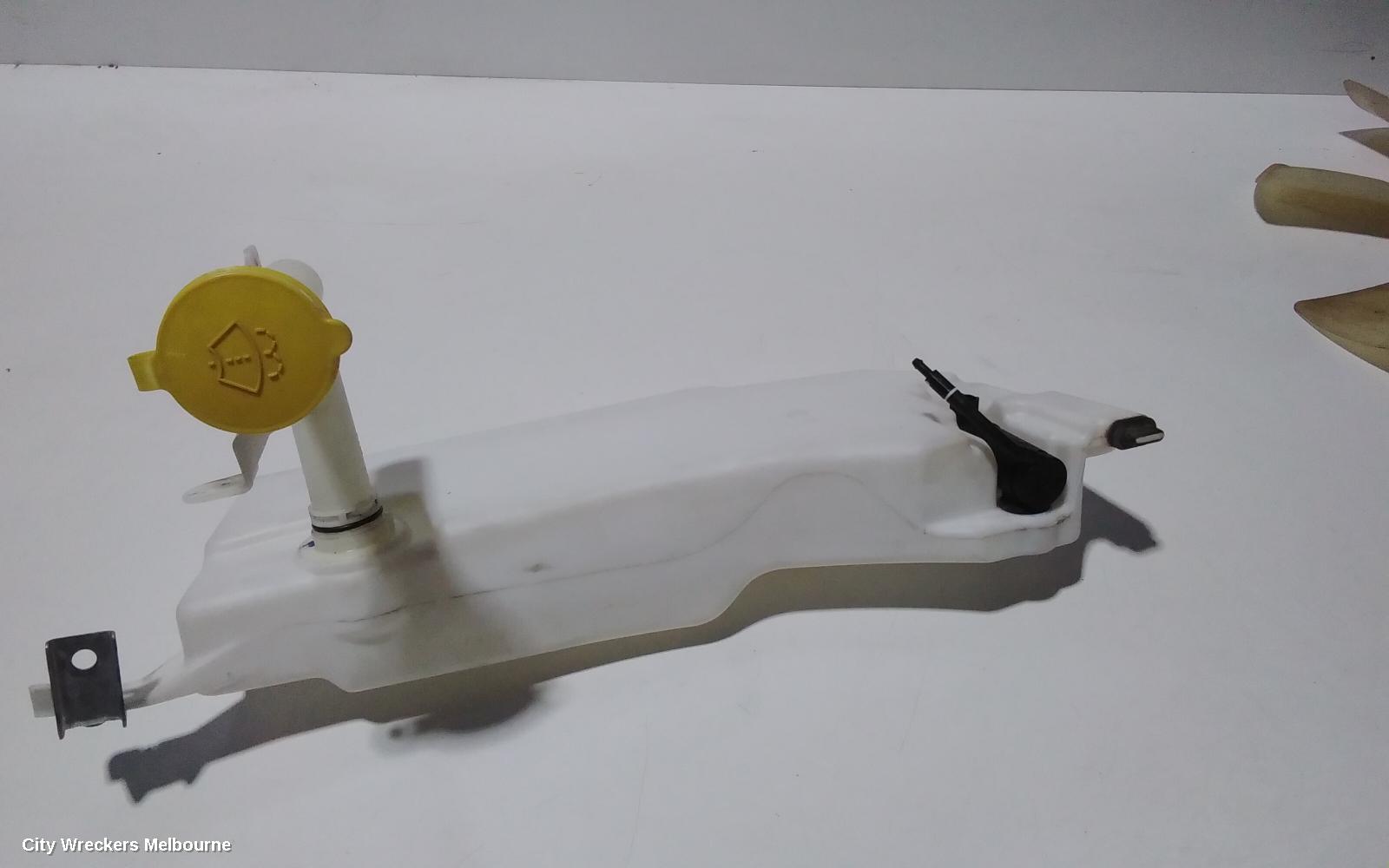 HOLDEN COLORADO WASHER BOTTLE, RG/RG 7, 01/2012 - 12/2020
