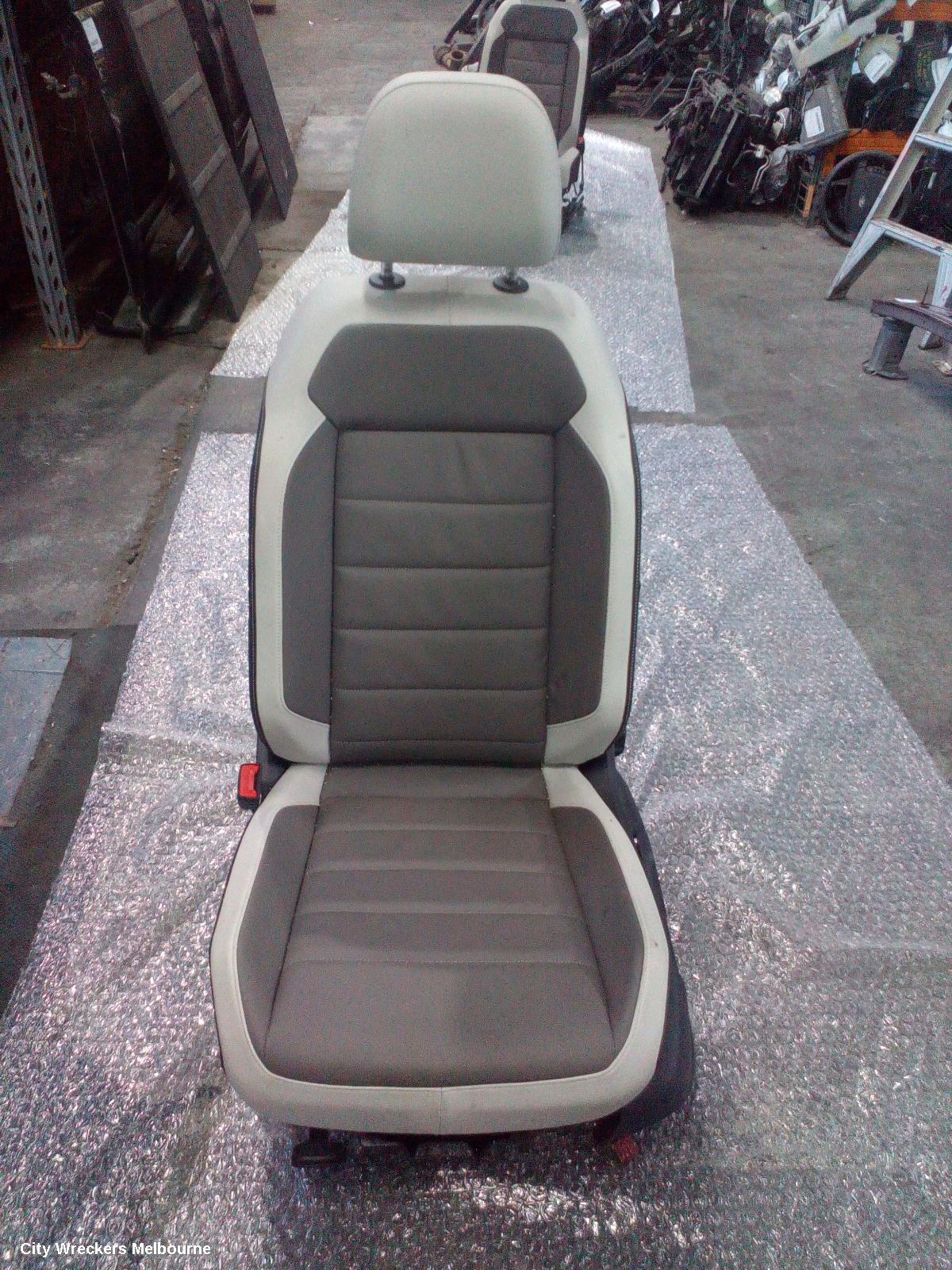 VOLKSWAGEN T-ROC COMPLETE INTERIOR, CLOTH, A1, 03/2020 ONWARDS
