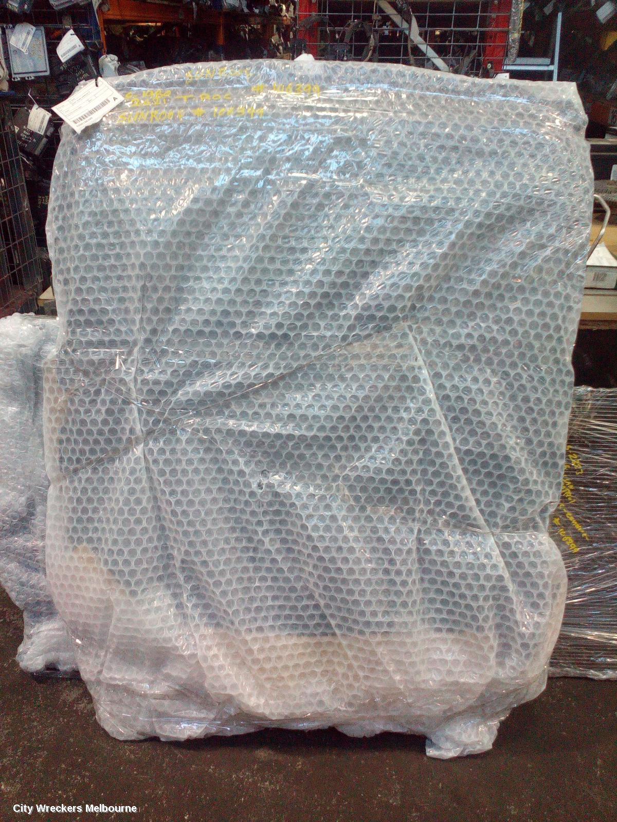 VOLKSWAGEN T-ROC ROOF GLASS/SUNROOF/T, A1, 03/2020 - 12/2025