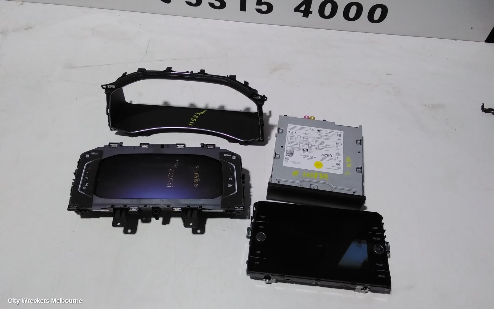 VOLKSWAGEN T-ROC RADIO/CD/DVD/SAT/TV, DISPLAY UNIT, DISCOVER MEDIA (SAT NAV TYPE), 8IN, A1, 03/2020 ONWARDS-07/2022