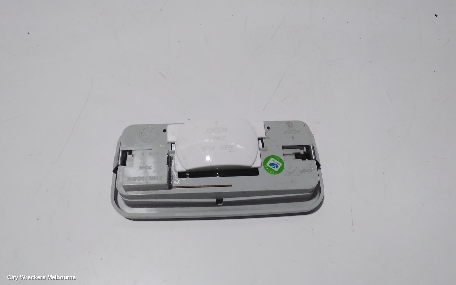 VOLKSWAGEN TRANSPORTER COURTESY LIGHT, CENTRE, 2ND ROW, T5, VAN, 08/2004 - 06/2015