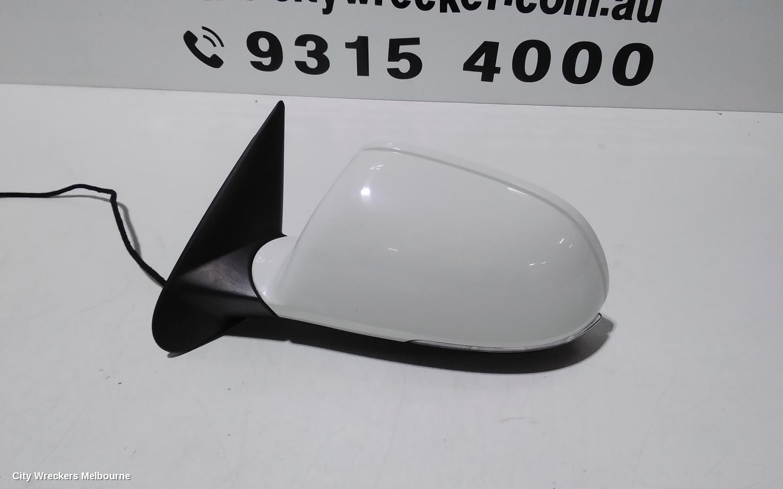 SKODA OCTAVIA LEFT DOOR MIRROR, 1Z, AMBIENTE/RS, MANUAL FOLD, NON SURROUND LIGHT TYPE (6XD), 02/2009 - 10/2013