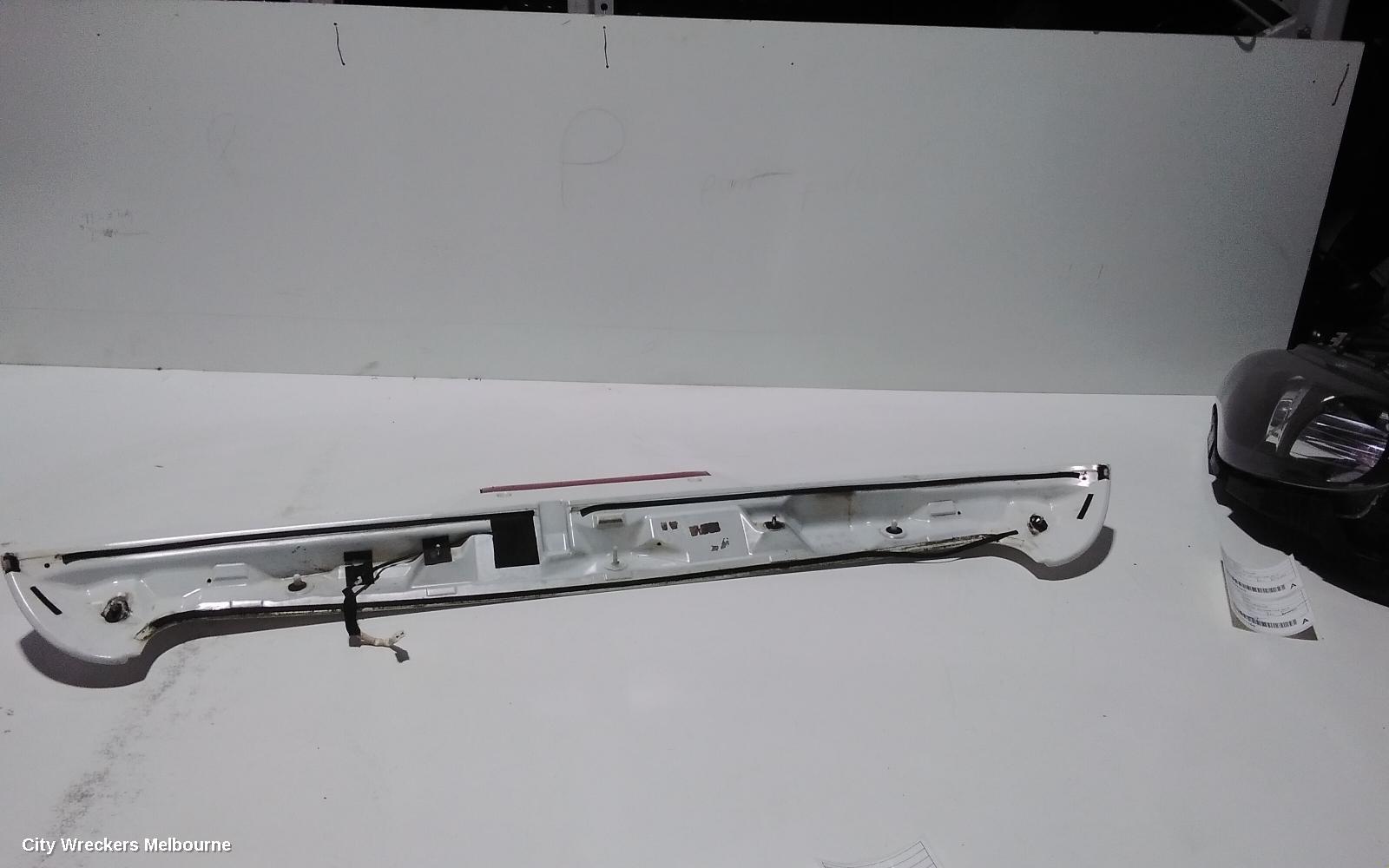 TOYOTA TARAGO REAR SPOILER, ACR30, (TAILGATE), 06/2000 - 02/2006