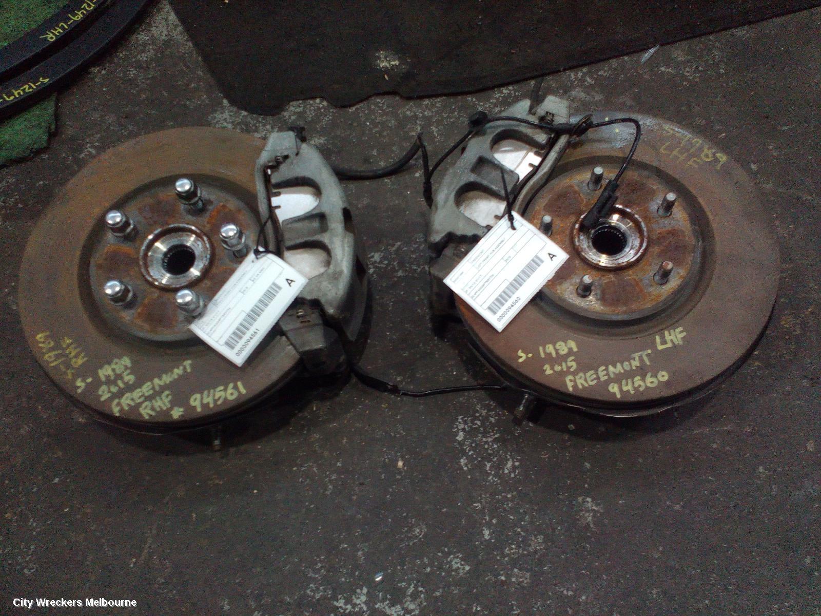 FIAT FREEMONT RIGHT FRONT HUB ASSEMBLY, JF, 04/2013 - 01/2017