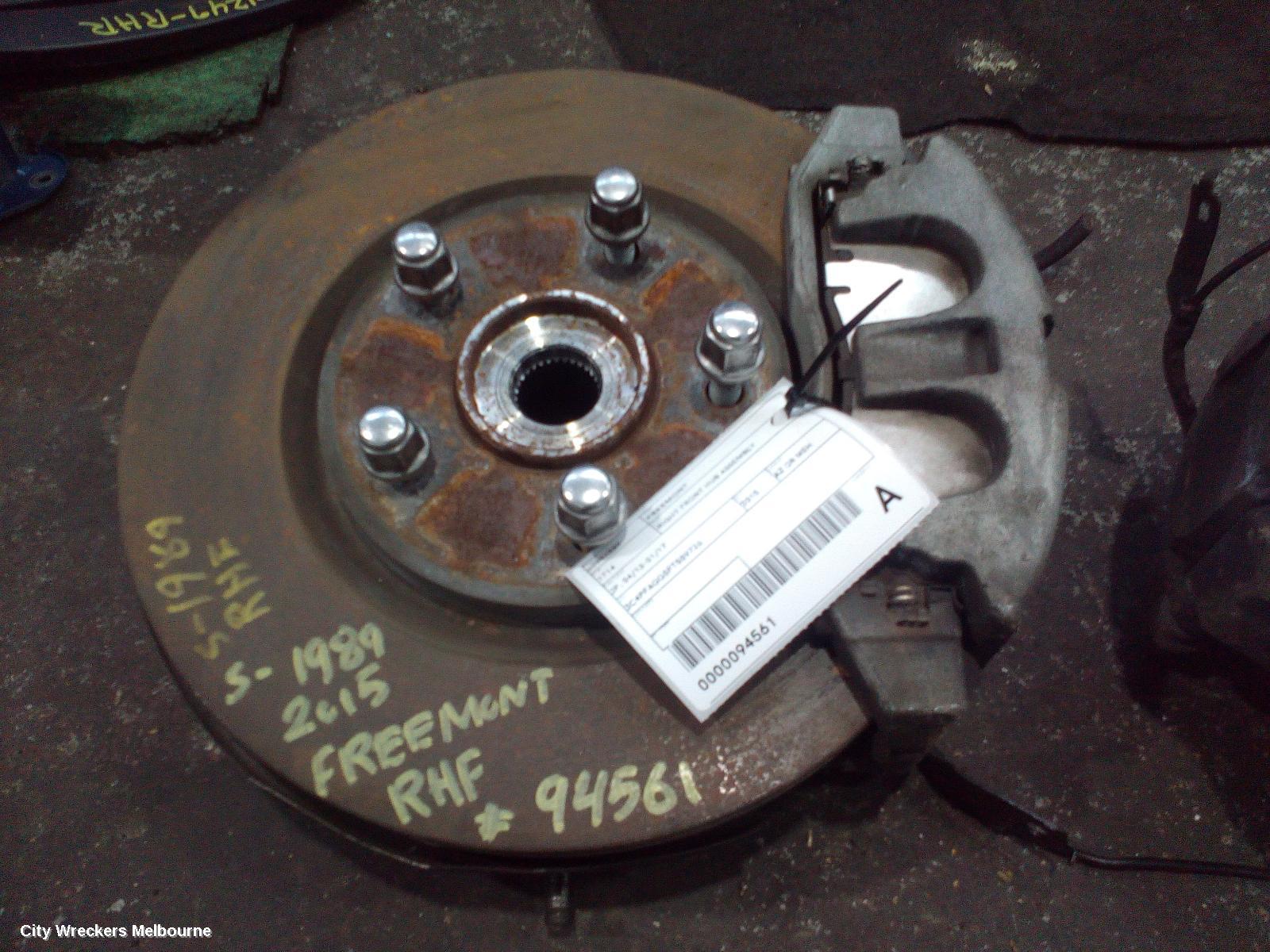 FIAT FREEMONT RIGHT FRONT HUB ASSEMBLY, JF, 04/2013 - 01/2017