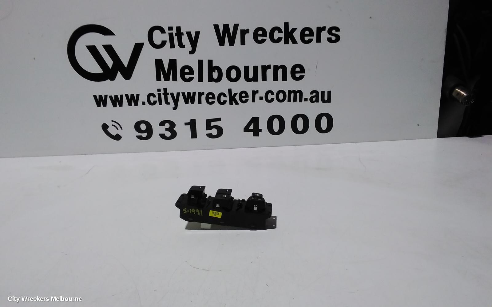 HYUNDAI VELOSTER PWR DR WIND SWITCH, RH FRONT (MASTER SWITCH), FS, TURBO, 07/2012 - 02/2018