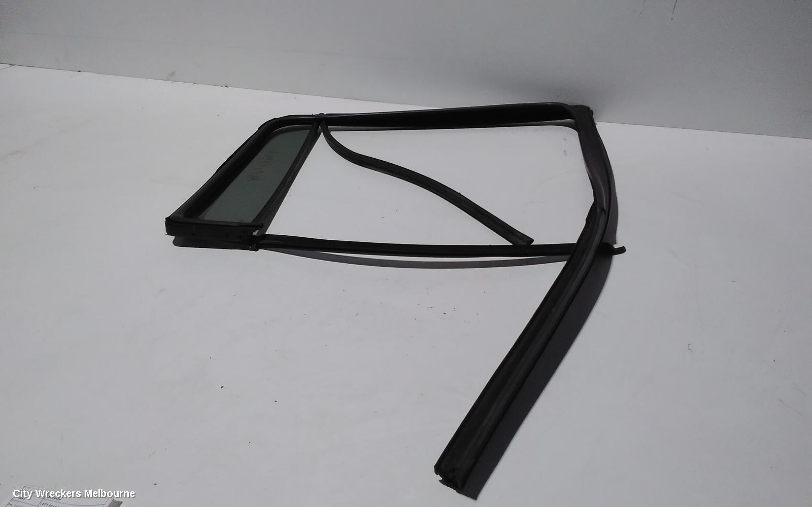 VOLKSWAGEN AMAROK LEFT REAR 1/4 DOOR GLASS, 2H, 12/2010 ONWARDS