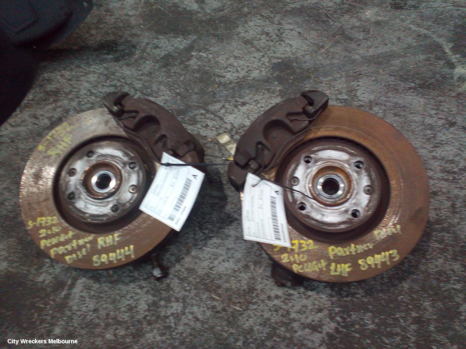 PEUGEOT PARTNER LEFT FRONT HUB ASSEMBLY, VAN 09/2008 - 01/2015
