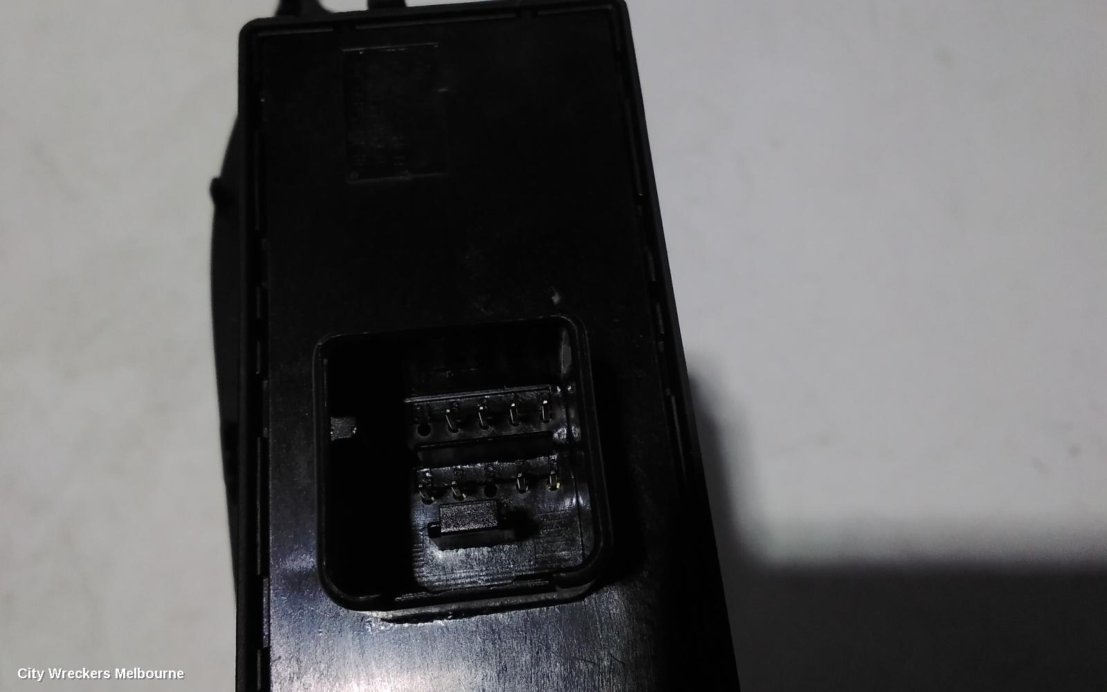 VOLKSWAGEN JETTA PWR DR WIND SWITCH, RH FRONT (MASTER SWITCH), 1B, 02/2011 - 12/2017