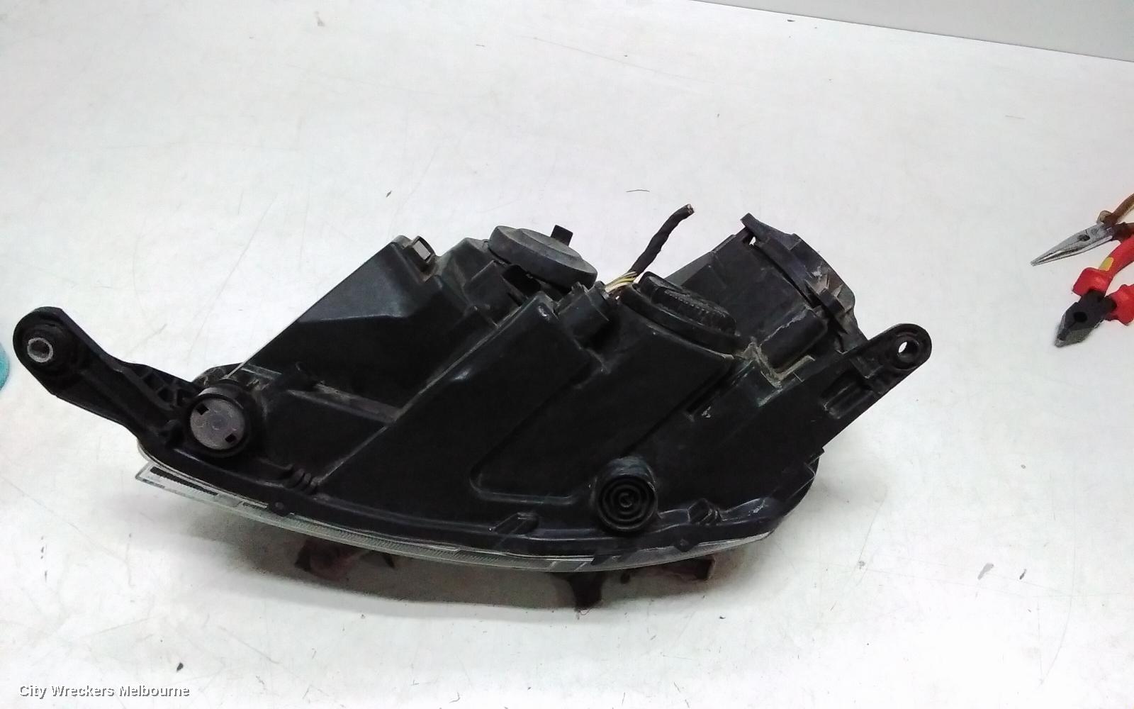 SKODA RAPID RIGHT HEADLAMP, NH, NON AUTO LIGHT SENSITIVE TYPE, 05/2014 - 12/2020