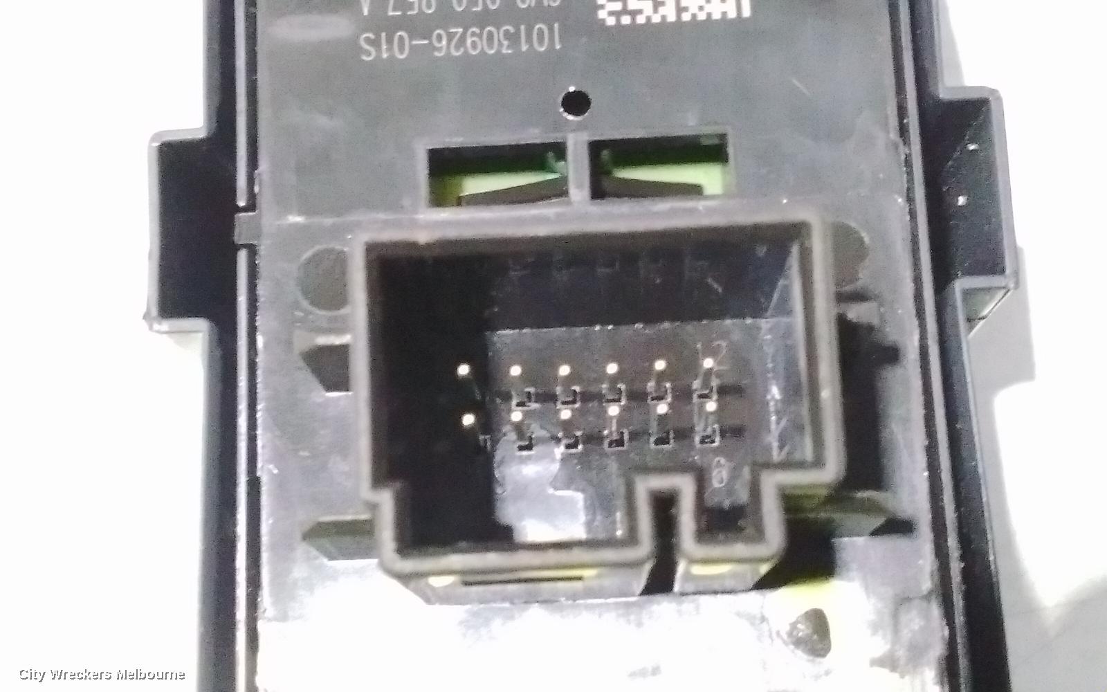 SKODA RAPID PWR DR WIND SWITCH, RH FRONT (MASTER SWITCH), NH, 05/2014 - 02/2017
