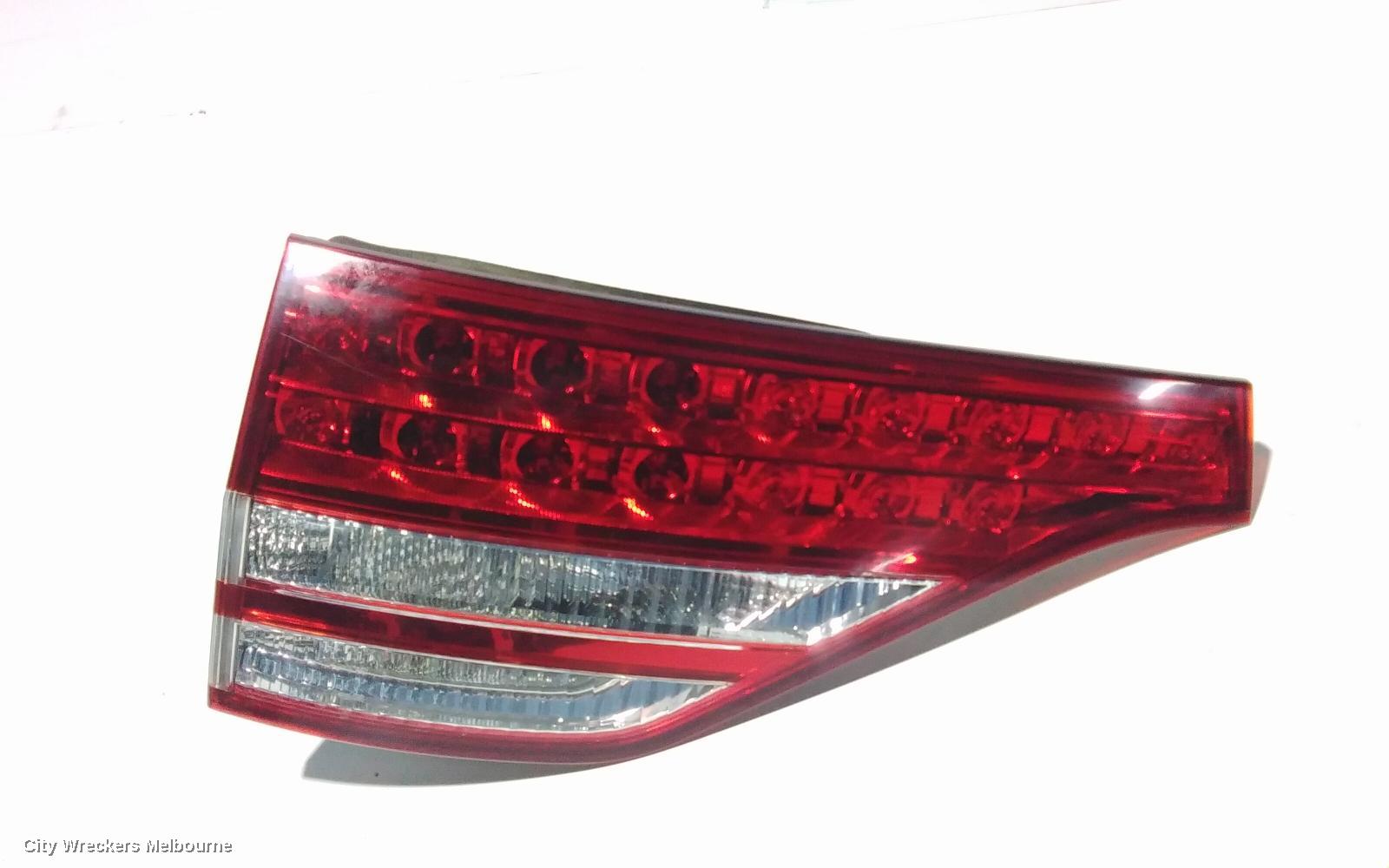 TOYOTA TARAGO REAR GARNISH, TAILGATE LAMP (LH SIDE), ACR50R, 03/2006 - 12/2008