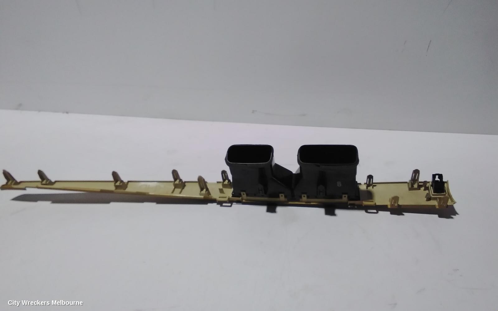 TOYOTA TARAGO, XR50, 03/2006 - 06/2020, CENTER AIRVENT: 89505