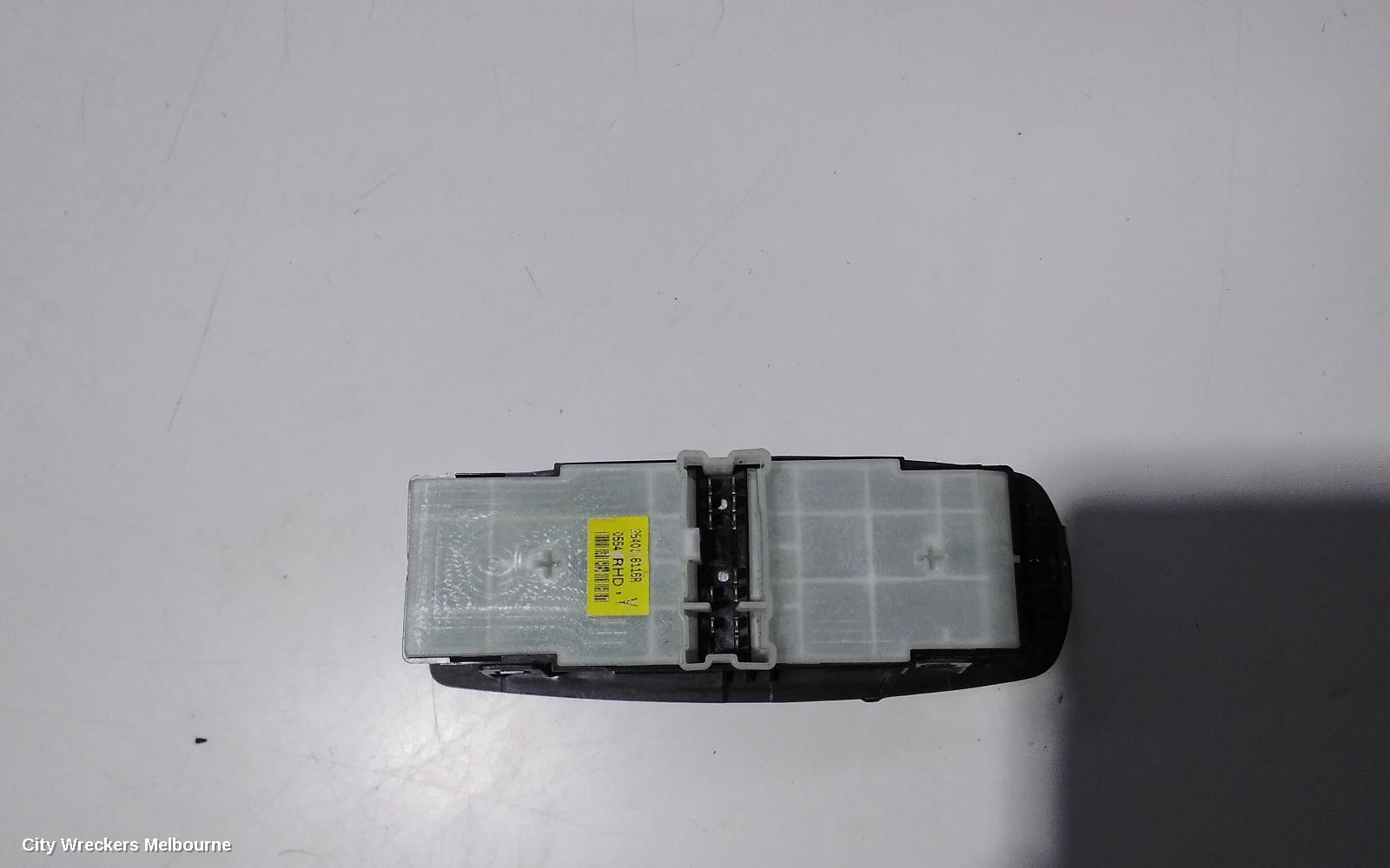 RENAULT KALEOS PWR DR WIND SWITCH, RH FRONT (MASTER SWITCH), H45, 07/2011 - 04/2016