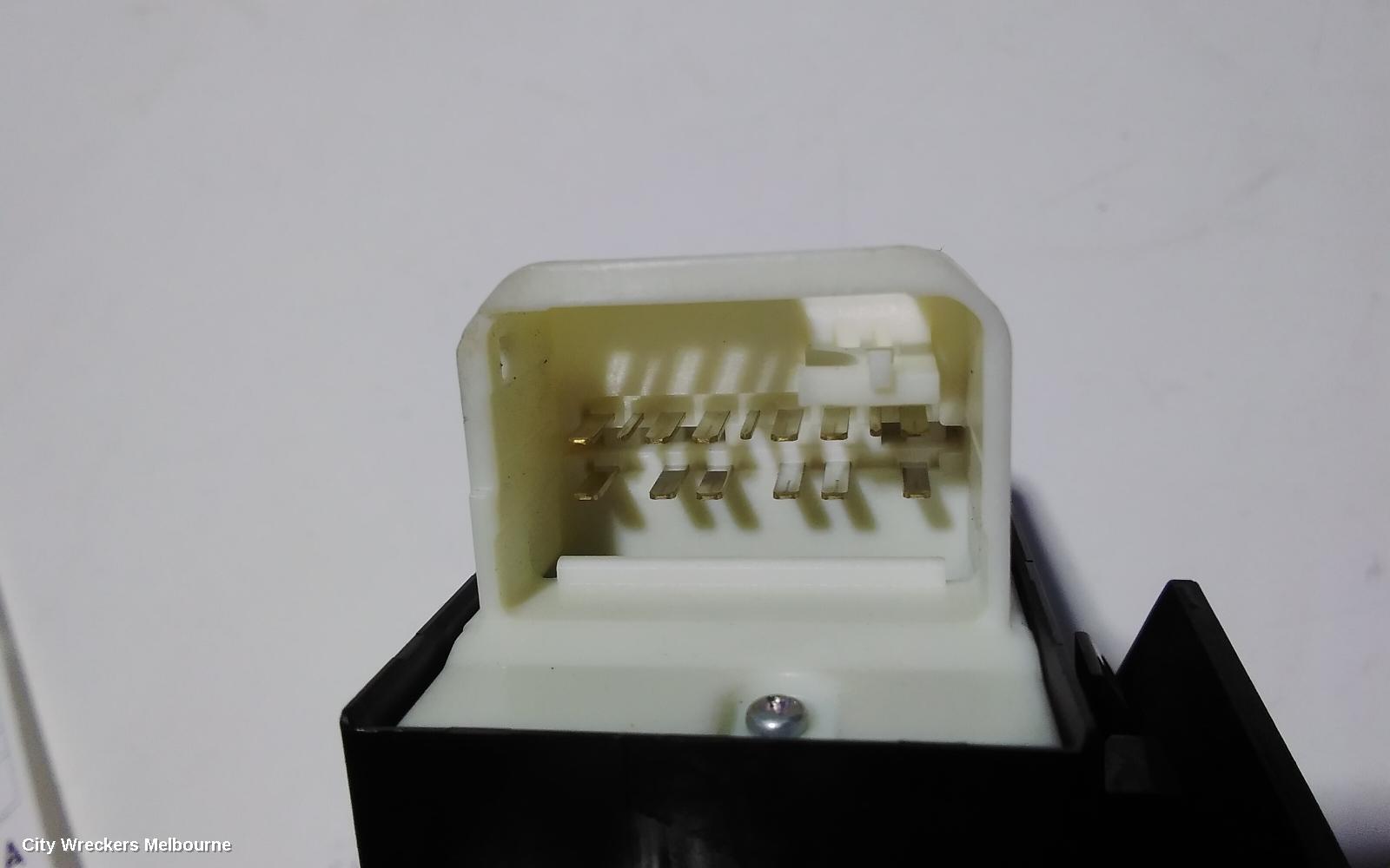 TOYOTA COROLLA PWR DR WIND SWITCH, RH FRONT (MASTER SWITCH), ZRE182R, HATCH, STANDARD, 03/2015 - 06/2018