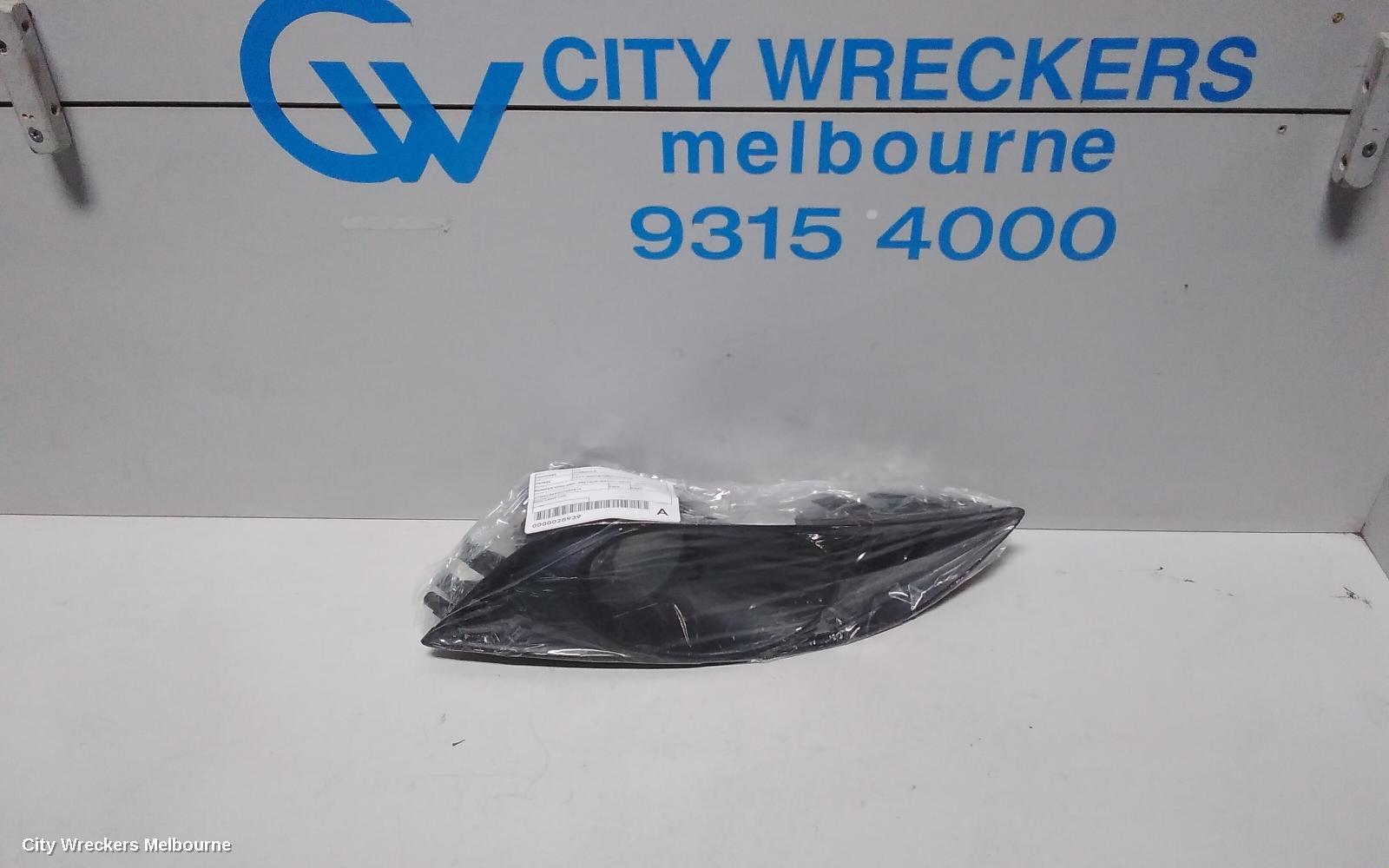 TOYOTA COROLLA LEFT INDICATOR/FOG/SIDE, BUMPER FOGLAMP, ZRE152R, HATCH, 03/2007 - 10/2009