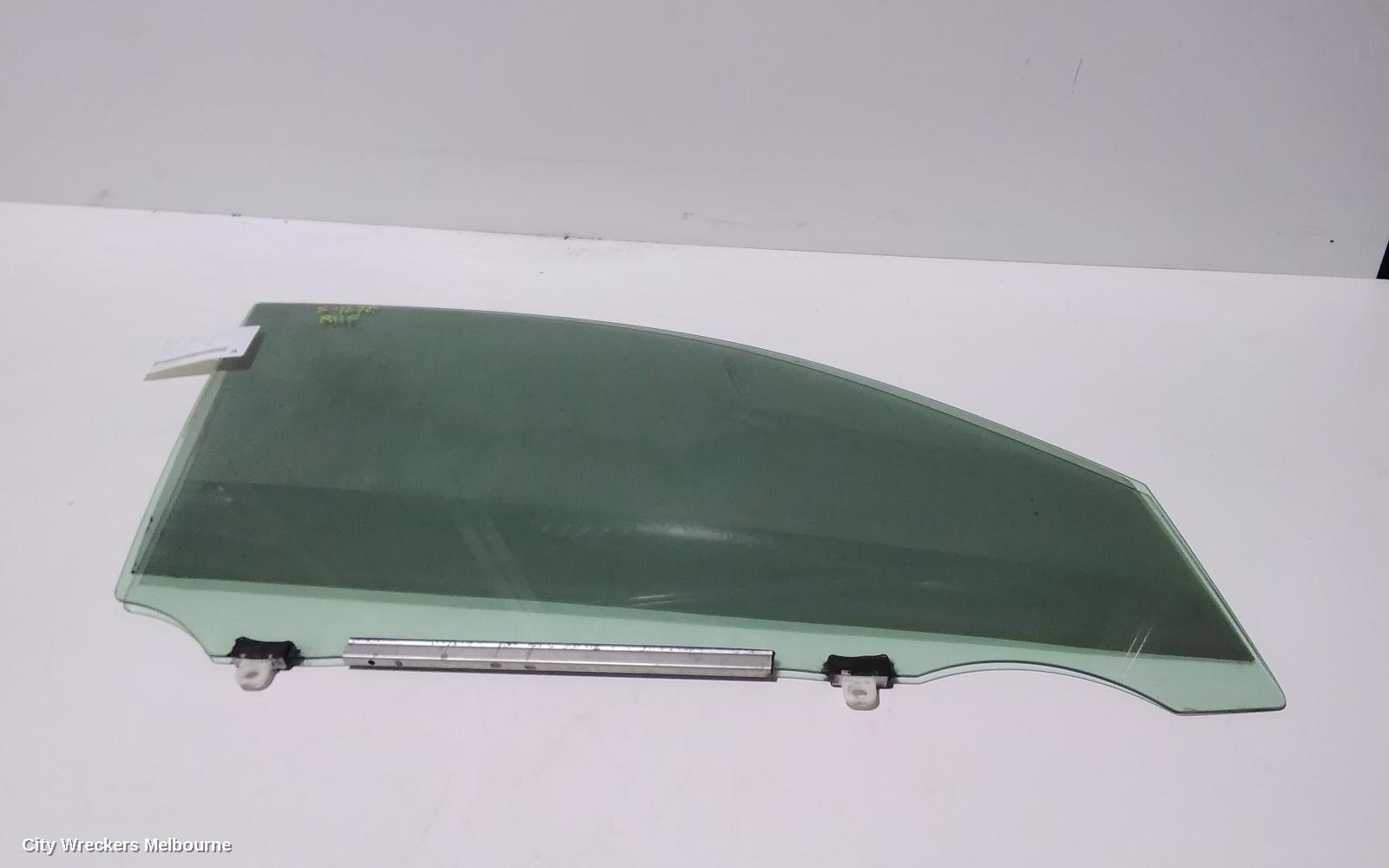 TOYOTA RAV4 RIGHT FRONT DOOR WINDOW, ACA33/ACA38, 11/2005 - 12/2012