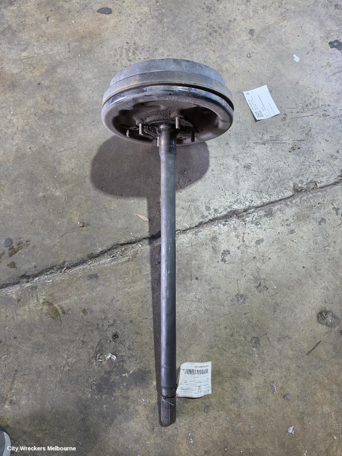 TOYOTA HIACE LEFT REAR HUB ASSEMBLY, TRH/KDH, 01/2005 - 04/2019